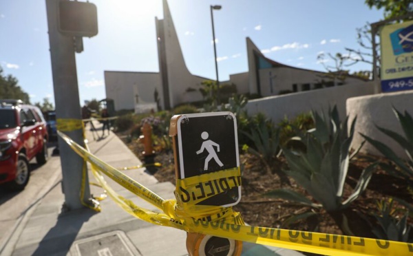 Fusillade dans une église aux États-Unis: un mort et quatre blessés graves (police)