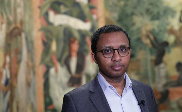 Macron défend le «destin d'excellence» de son ministre de l'Education, Pap Ndiaye