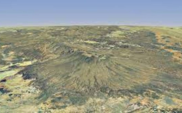 Au Tchad, le président du Conseil militaire de transition, Mahamat Idriss Déby Itno s’est rendu à Kouri Bougoudi dans l’extrême nord du pays à la frontière libyenne. Cette localité où se pratique l'orpaillage clandestin a connu il y’a une dizaine de