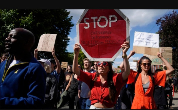 La justice britannique rejette les recours contre les expulsions de migrants au Rwanda