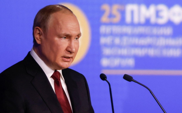 "Les efforts pour détruire l'économie russe ont échoué", selon Vladimir Poutine