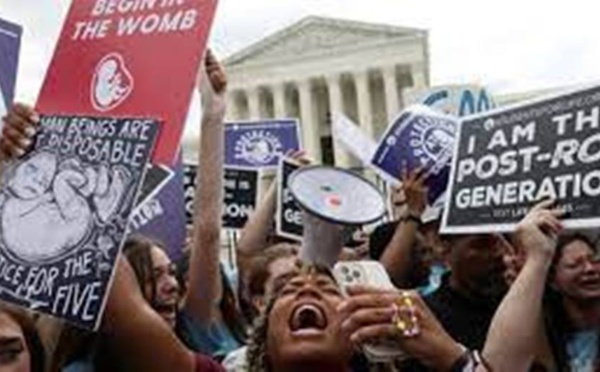 États-Unis : le jour où la Cour suprême a révoqué le droit à l'avortement