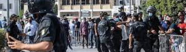 Libye: des manifestants investissent le siège du parlement à Tobrouk