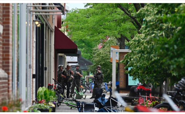 États-Unis: une fusillade lors d'un défilé du 4-Juillet fait au moins six morts près de Chicago