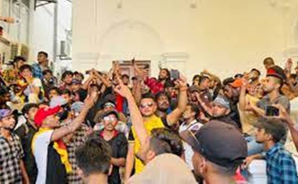 Dans le flou, le Sri Lanka attend la démission de son président