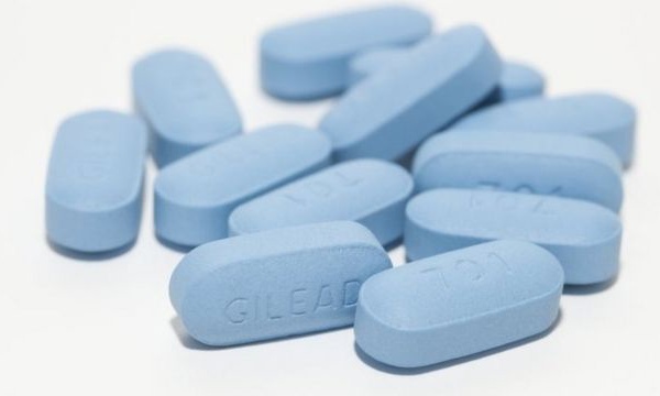 Plaidoyer pour rendre les nouveaux médicaments anti-VIH révolutionnaires accessibles à tout le monde