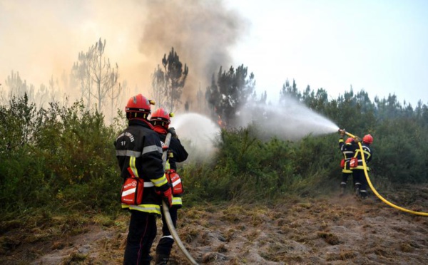 Incendies dans le sud-ouest de la France: le feu de Landiras, en Gironde, «désormais fixé»