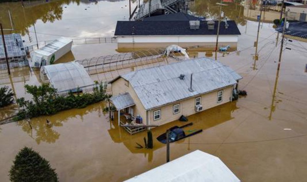 Au moins 15 morts dans les "pires" inondations jamais vues au Kentucky