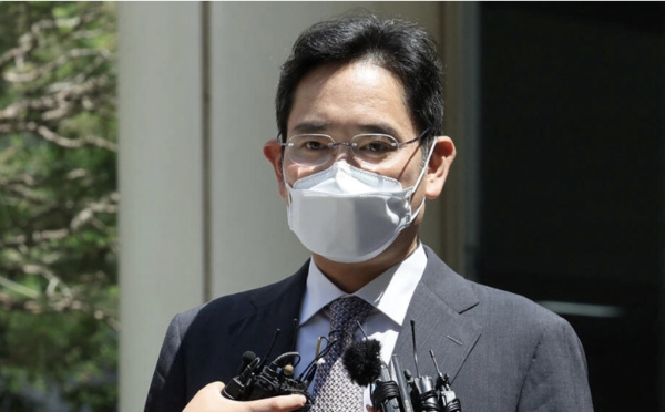 Corée du Sud: le patron de Samsung obtient une grâce présidentielle