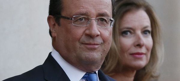 Hollande réagit au livre de Trierweiler: "La fonction présidentielle doit être respectée"