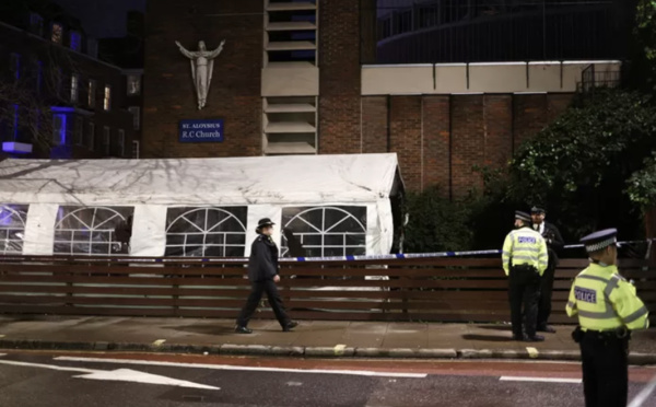 Fusillade devant une église à Londres: une petite fille de 7 ans dans un état critique
