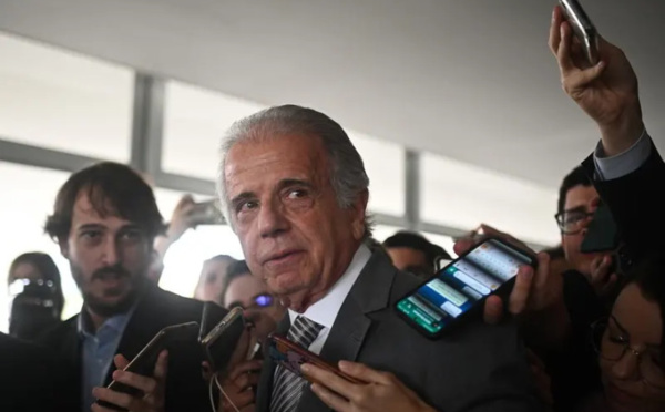 Brésil: Lula limoge le chef de l'armée (médias)