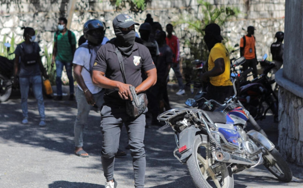 Haïti: six policiers tués par des gangs, la capitale sous haute tension