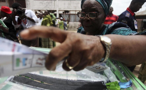 Nigeria: les centres de délivrance des cartes d’électeurs pris d’assaut avant la date limite