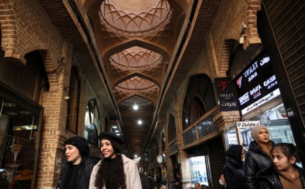 Iran: un influent ayatollah rejette l'usage de la violence pour imposer le voile