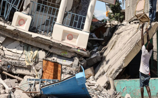 Le bilan du séisme en Turquie et en Syrie dépasse les 9500 morts