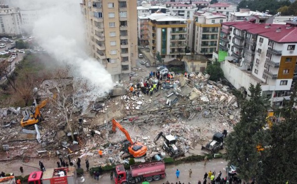 Séisme en Turquie et en Syrie : le bilan provisoire dépasse les 11 200 morts