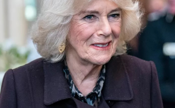 La reine consort Camilla testée positive au Covid-19