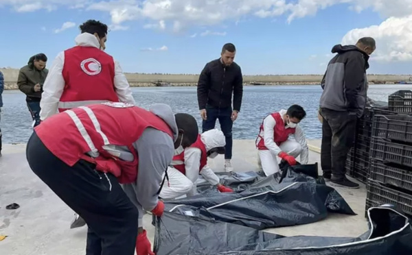 Au moins 73 migrants “présumés morts” au large de la Libye