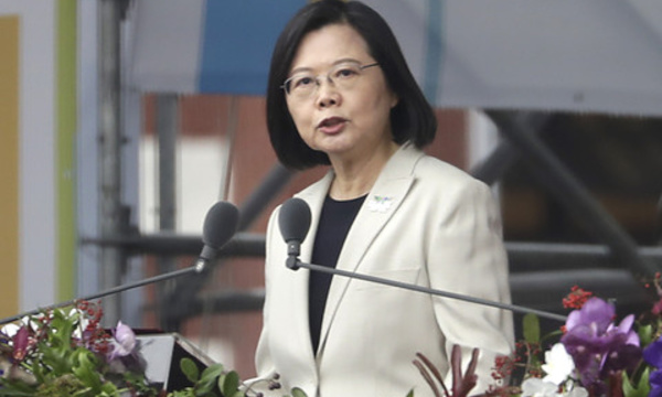 Taïwan compte renforcer ses liens militaires avec les États-Unis (présidente)