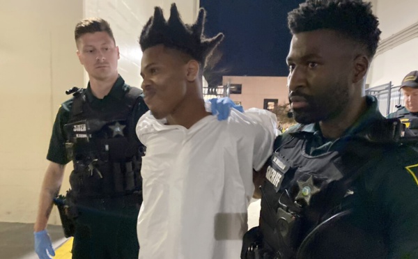 Aux États-Unis, un meurtrier tue un journaliste qui enquêtait sur les lieux de son crime