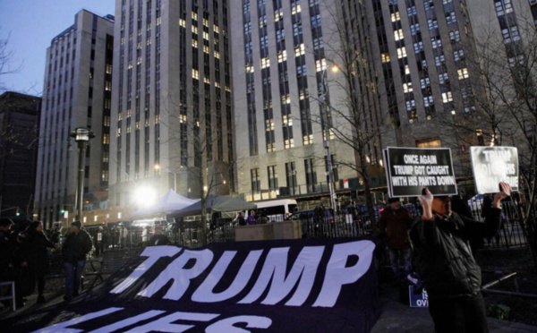 Après l'inculpation de Trump, les républicains font bloc, les démocrates saluent cette décision
