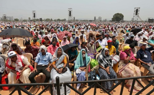 Inde: 11 personnes meurent d'un coup de chaleur près de Bombay pendant un rassemblement