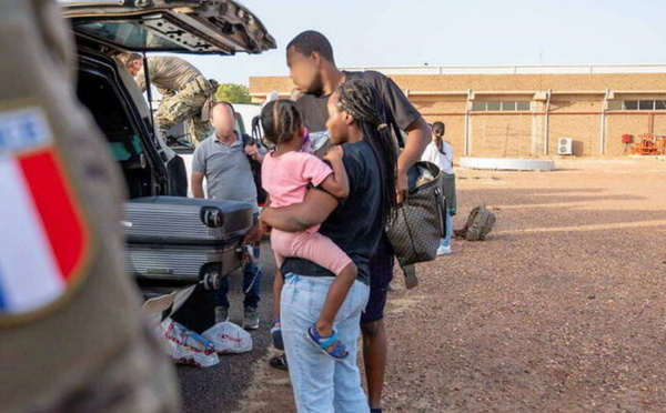 Soudan: 388 personnes ont été évacuées par la France, dont des ressortissants de nombreuses autres nationalités
