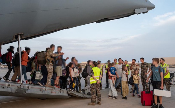 Soudan: l'ONU annonce que son émissaire reste sur place, malgré les évacuations