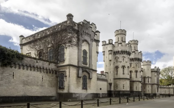 Belgique à la prison de Saint-Gilles : un dangereux détenu libéré suite à une erreur d’identité