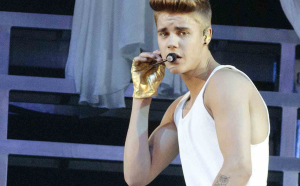 Justin Bieber avec Kendall Jenner ou Hailey Valdwin ? Non, il est célibataire !
