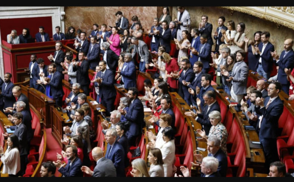 France: rejet de la motion de censure déposée par la Nupes à l'Assemblée