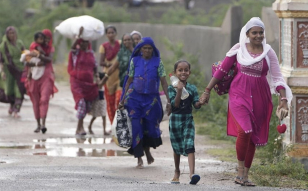 À l'approche du cyclone Biparjoy, plus de 100 000 personnes évacuées en Inde et au Pakistan