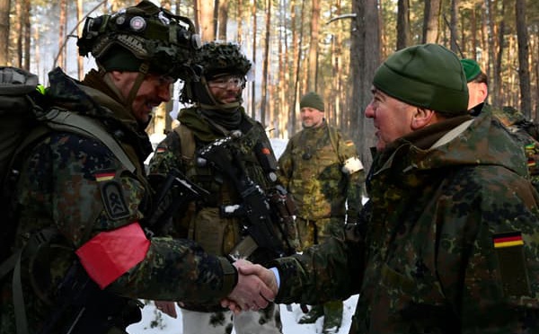 L'Allemagne se dit prête à stationner 4000 soldats en Lituanie (ministre Défense)