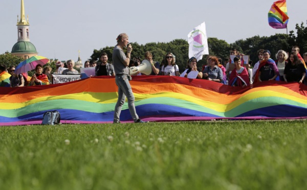 Les députés russes adoptent une loi contre les personnes transgenres