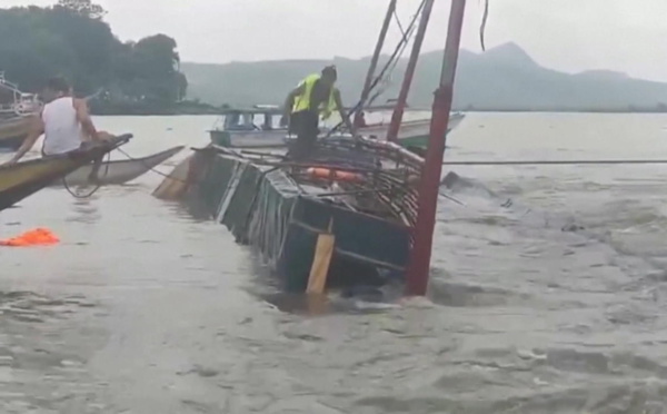 Philippines: 23 morts et six disparus après le chavirement d'un bateau dans un lac