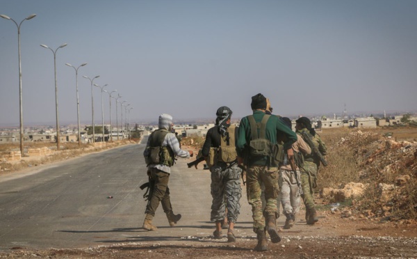 Syrie: au moins 23 soldats du régime ont été tués par le groupe EI dans l'Est (ONG)