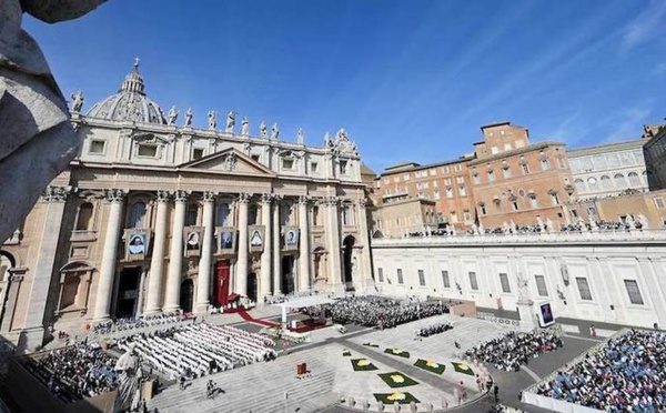 La Chine disposée à «renforcer la confiance mutuelle» avec le Vatican (diplomatie chinoise)