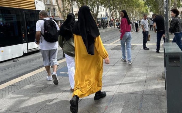 France: le Conseil d'État valide l'interdiction de l'abaya à l'école (communiqué)