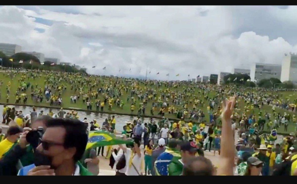 Brésil: 17 ans de prison pour le premier condamné des émeutes de janvier à Brasilia