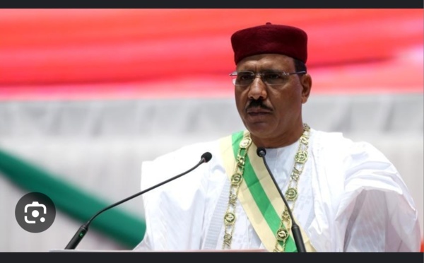 Niger: l’ex-président Mohamed Bazoum en bonne santé, selon son médecin personnel