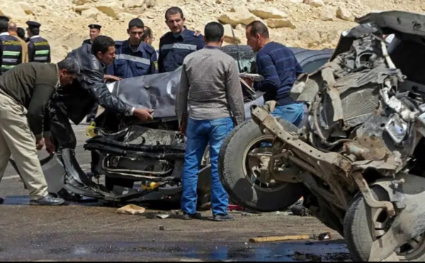 Égypte: 35 morts dans un accident entre un bus et plusieurs voitures