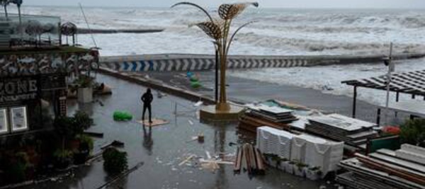 Dix morts dans les intempéries en Ukraine (nouveau bilan)