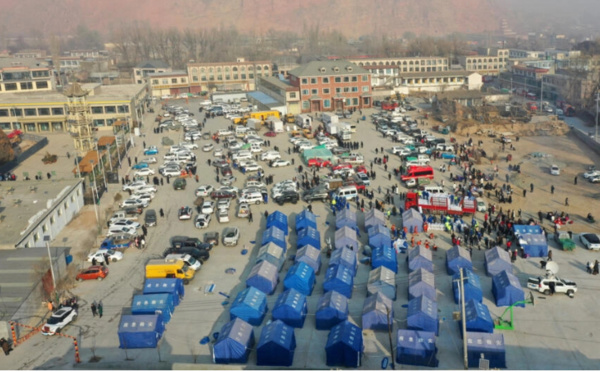 Le bilan provisoire du séisme en Chine dépasse les 130 morts