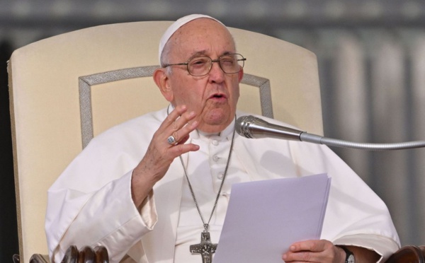 À Noël, le cri du pape François contre la guerre, « folie sans excuse »