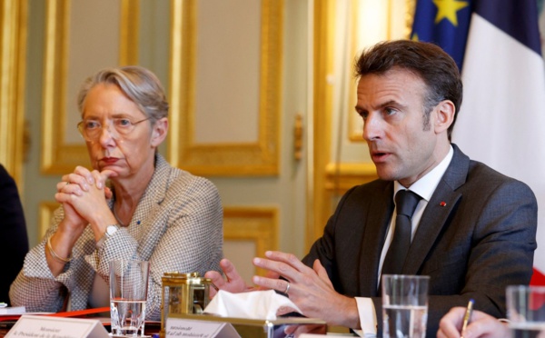 Conseil des ministres annulé, remaniement imminent: que fait Emmanuel Macron?