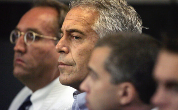 Jeffrey Epstein : la justice américaine dévoile une liste de noms cités dans des documents liés à l’affaire