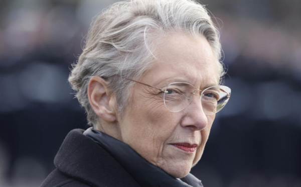 Remaniement en France: la Première ministre Élisabeth Borne a remis la démission de son gouvernement