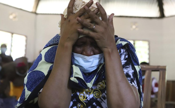 Jeûne mortel au Kenya: un an après, les premiers corps des victimes remis à leurs proche