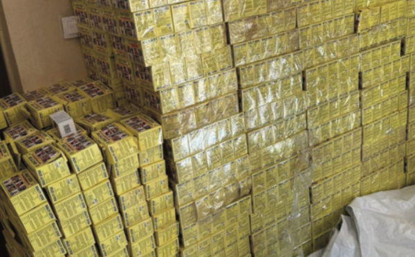 Trafic de faux médicaments à Mbodiene : la Douane fait une saisie de 403 millions de faux médicaments et des cuisses de poulet impropres à la consommation 